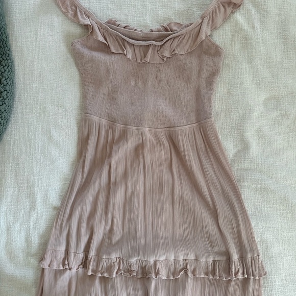 EXPRESS Blush/Pink Ruffled Off-Shoulder Romantic Tiered Maxi Dress Smocked - Picture 7 of 7